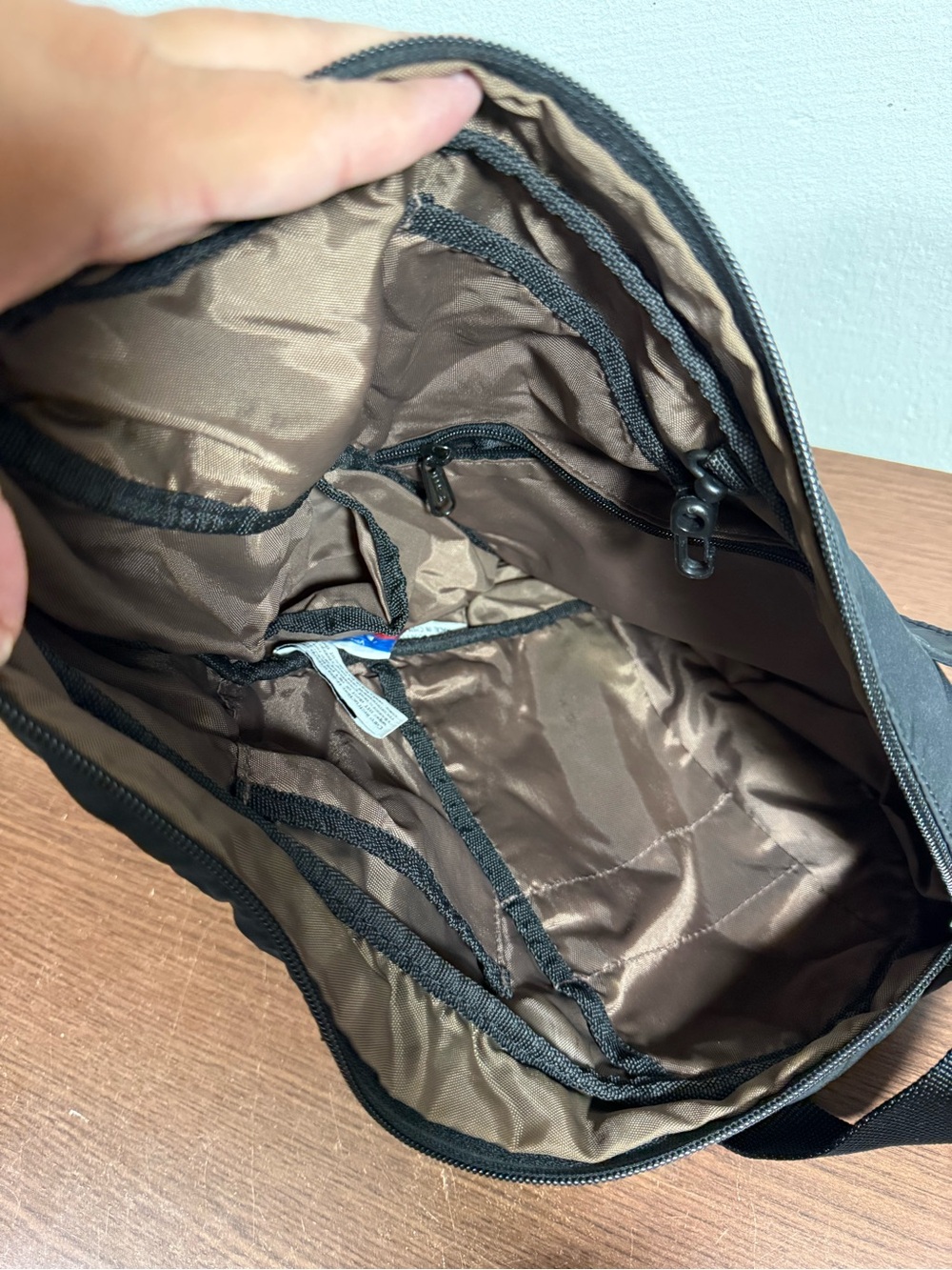L.L. Bean Ameribag Healthy Back Bag - Picture 8 of 10